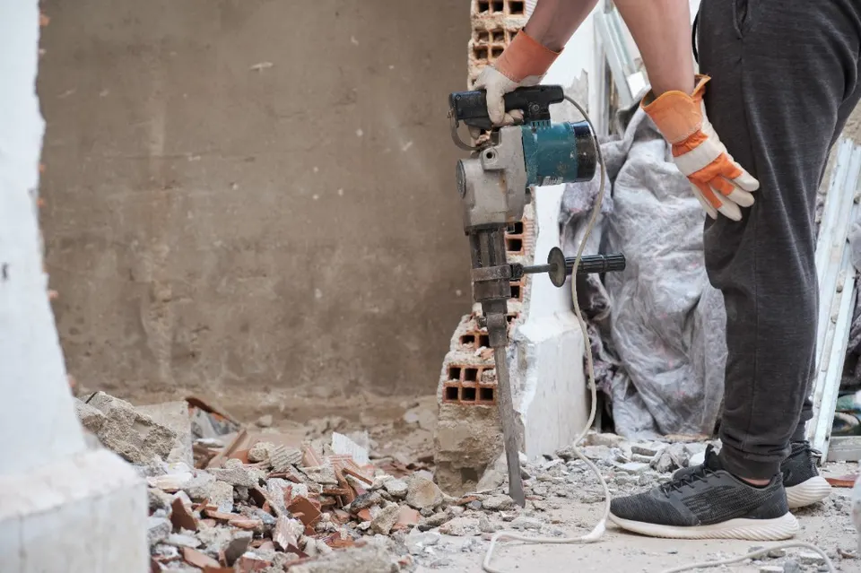 Demolizione industriale in provincia di Brescia