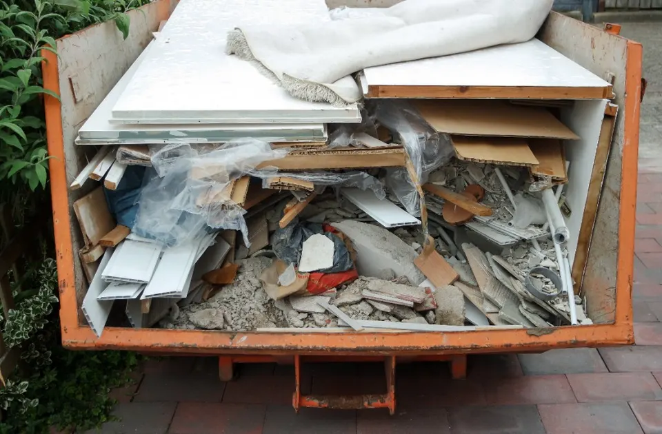 Smaltimento materiali a Brescia, carico e trasporto